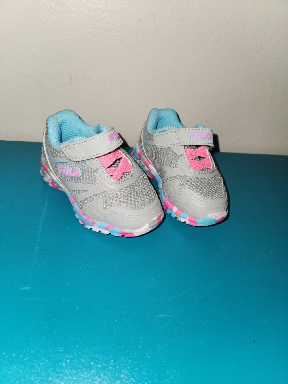 Fila Toddler Girls Sneakers Gray Pink Blue Hook & Loop Shoes Size 4 Excellent